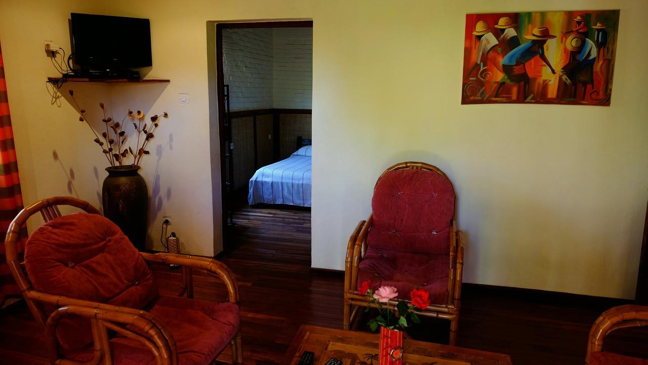 Eco Lodge Les Chambres Du Voyageur أنتسيرابي المظهر الخارجي الصورة